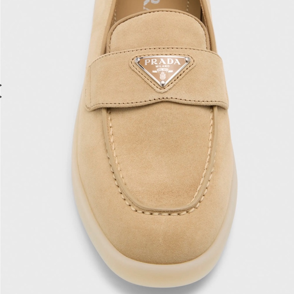 Prada
Saint Tropez Suede Loafers 38